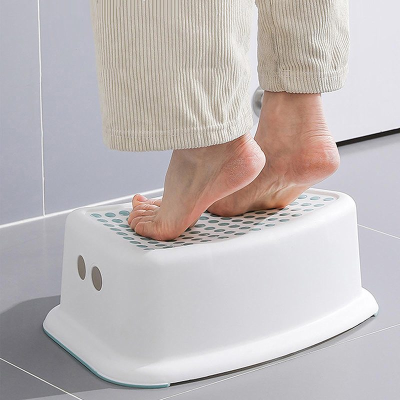 Step Stool For Kids, Toddlers  - đánh giá và giá Kids Outdoor Kitchen Accessories